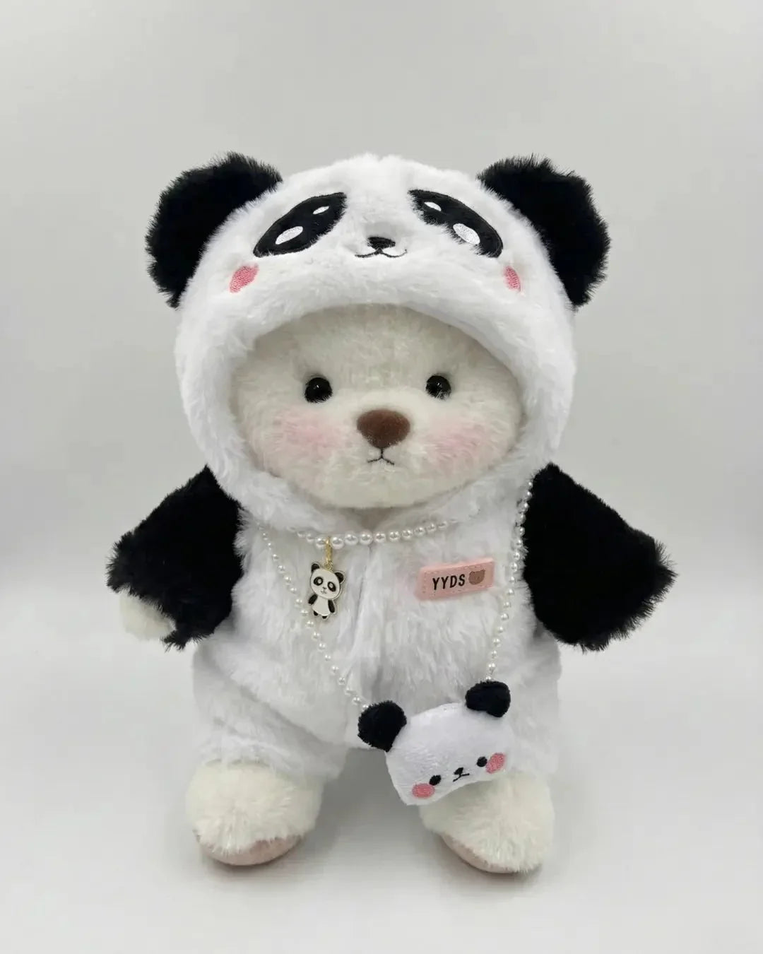 Ručne vyrábaný prémiový macko s vymeniteľnými oblečkami – FluffyCuddle