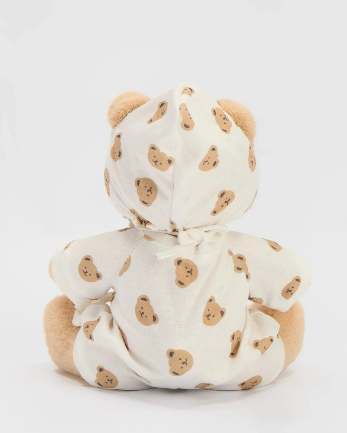 Ručne vyrábaný prémiový macko s vymeniteľnými oblečkami – FluffyCuddle