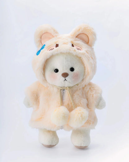 Ručne vyrábaný prémiový macko s vymeniteľnými oblečkami – FluffyCuddle