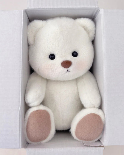 Ručne vyrábaný prémiový macko s vymeniteľnými oblečkami – FluffyCuddle