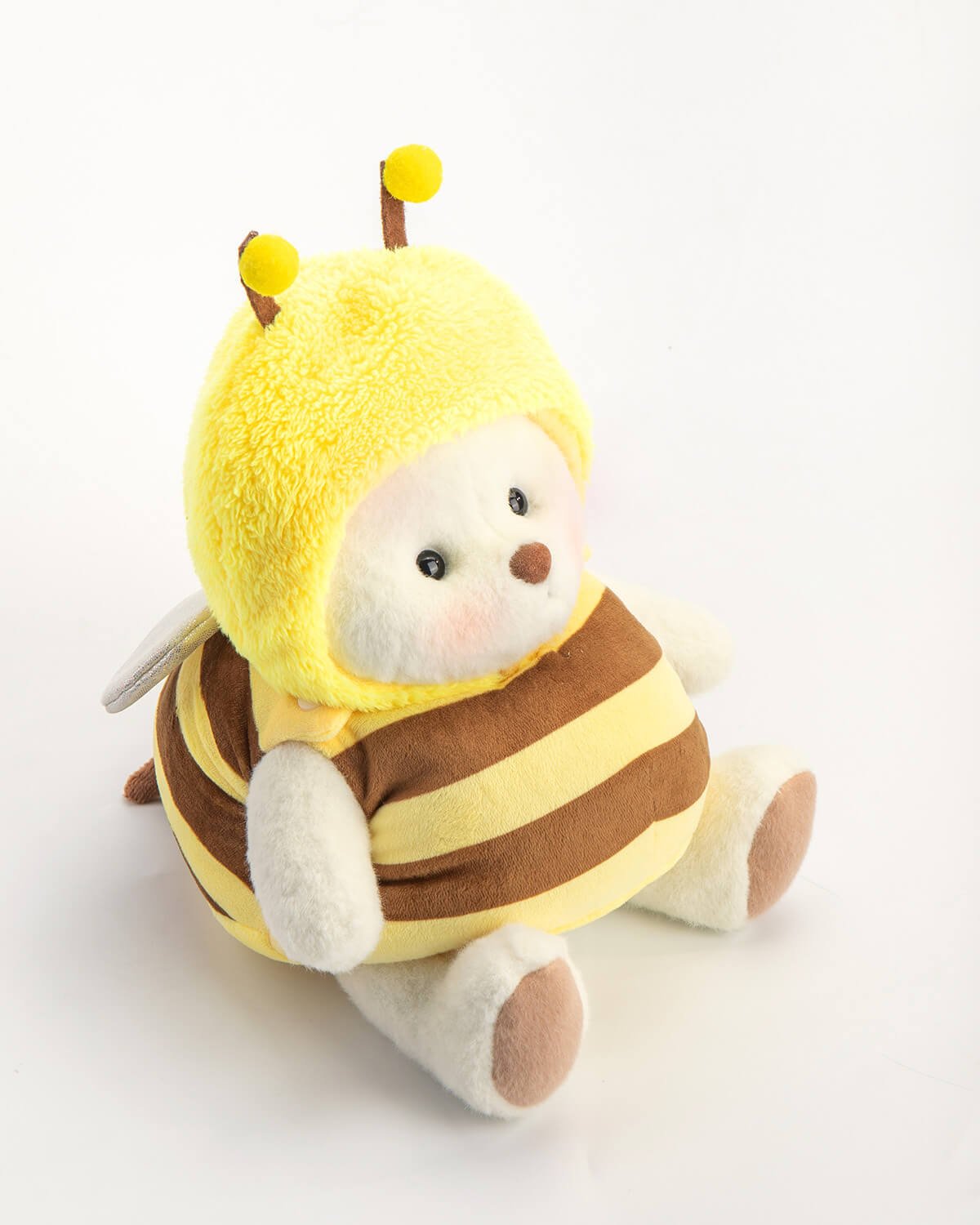 Ručne vyrábaný prémiový macko s vymeniteľnými oblečkami – FluffyCuddle