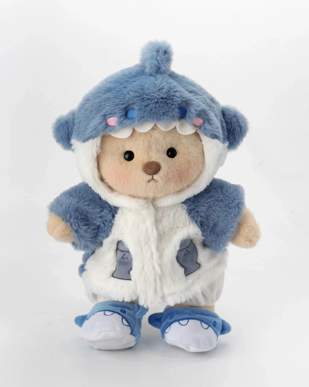 Ručne vyrábaný prémiový macko s vymeniteľnými oblečkami – FluffyCuddle