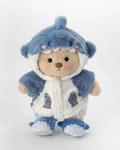 Ručne vyrábaný prémiový macko s vymeniteľnými oblečkami – FluffyCuddle