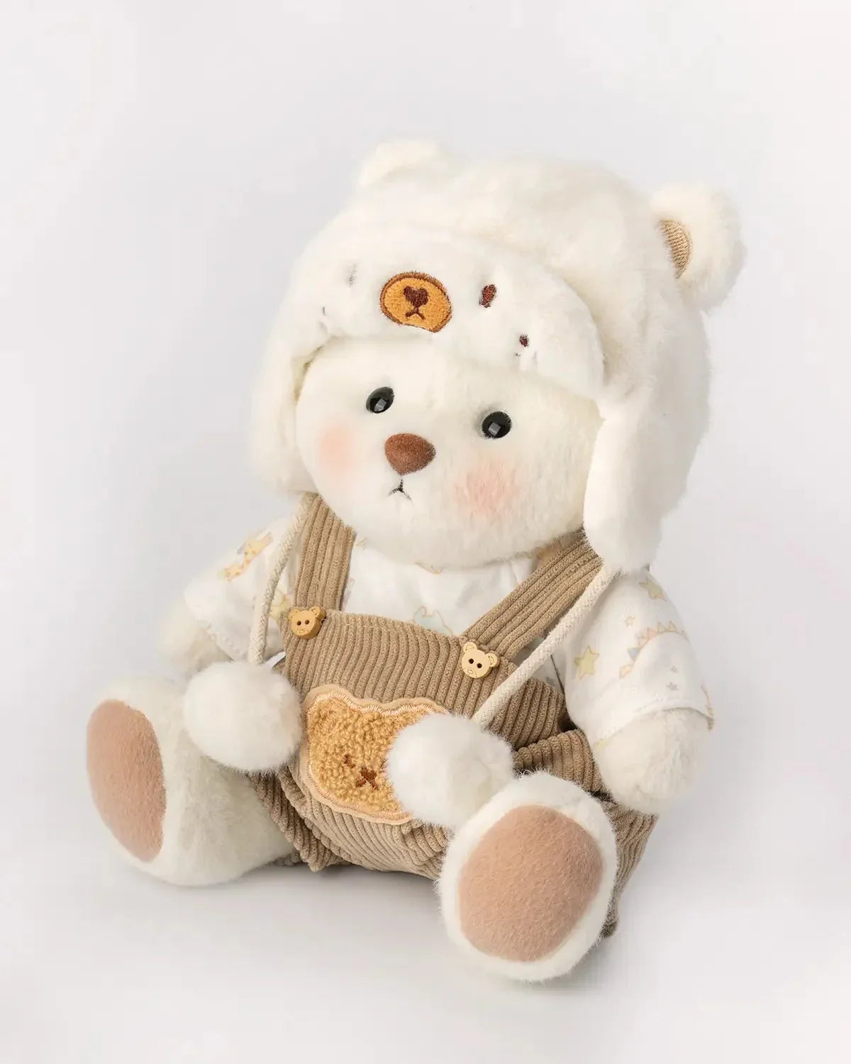 Ručne vyrábaný prémiový macko s vymeniteľnými oblečkami – FluffyCuddle