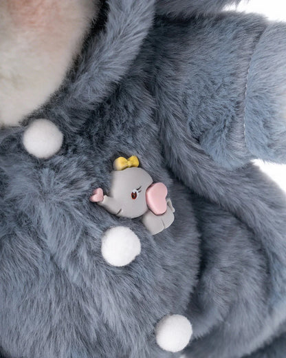 Ručne vyrábaný prémiový macko s vymeniteľnými oblečkami – FluffyCuddle