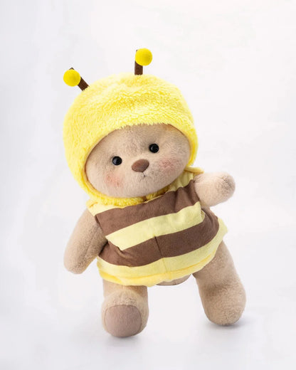 Ručne vyrábaný prémiový macko s vymeniteľnými oblečkami – FluffyCuddle