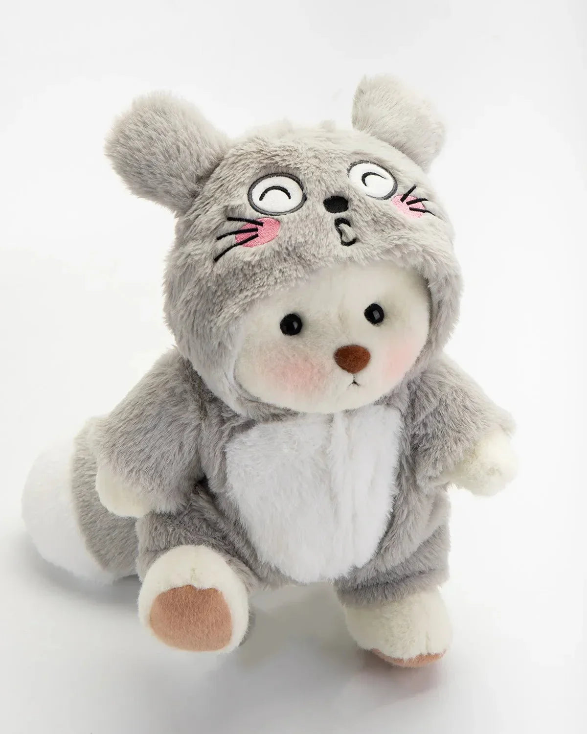 Ručne vyrábaný prémiový macko s vymeniteľnými oblečkami – FluffyCuddle