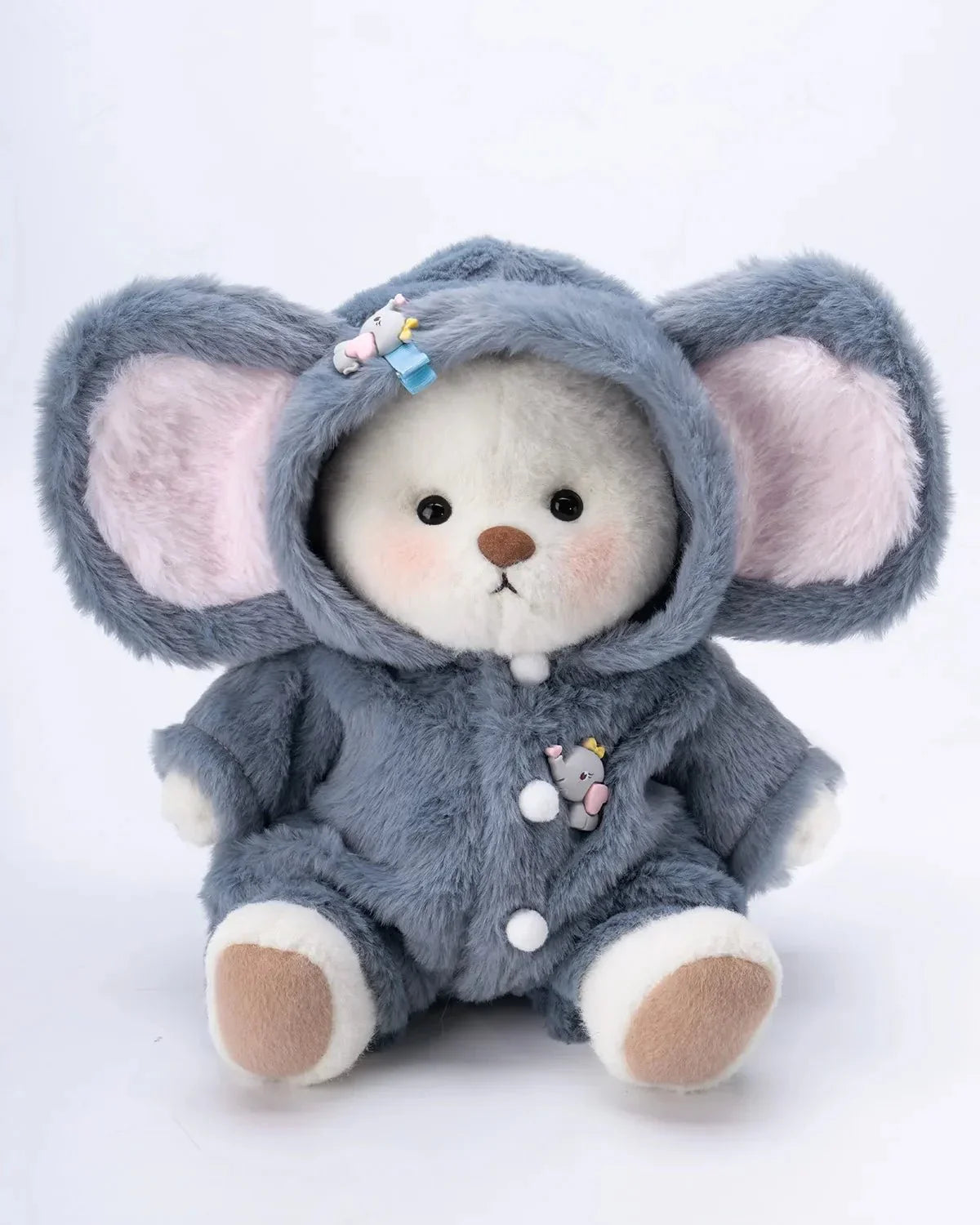 Ručne vyrábaný prémiový macko s vymeniteľnými oblečkami – FluffyCuddle