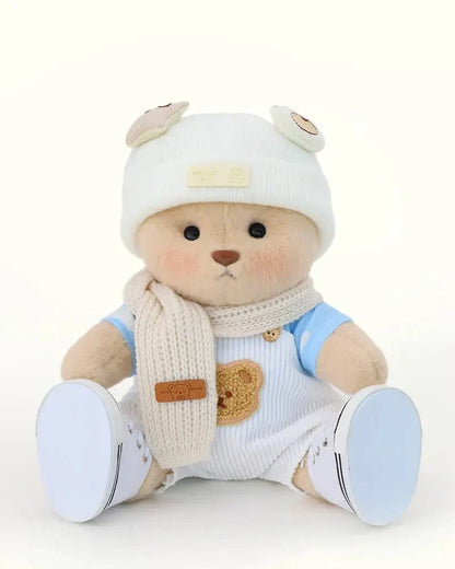 Ručne vyrábaný prémiový macko s vymeniteľnými oblečkami – FluffyCuddle